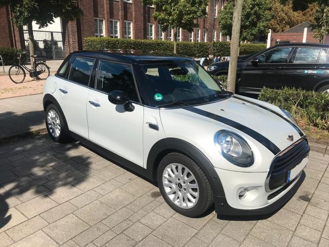 MINI COOPER D 5-trg. Aut. SHZ PDCTempomat