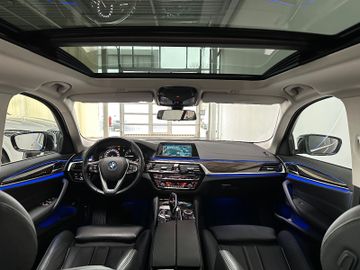 Fahrzeugabbildung BMW 520i Luxury Line Kamera HiFi Alarm Komfzg Panora