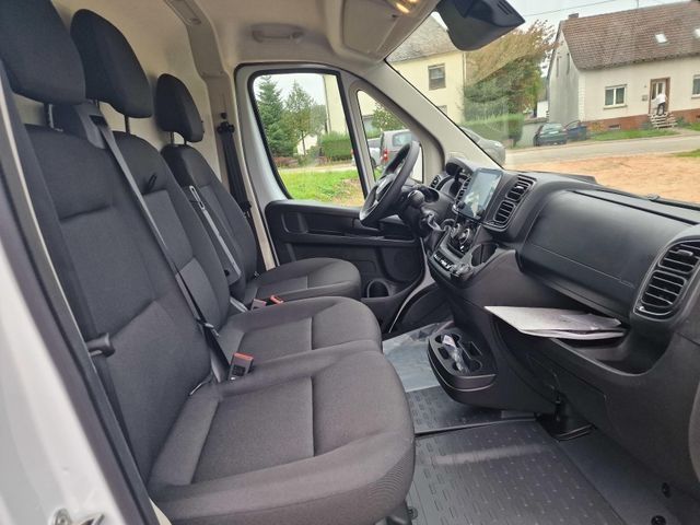 Fahrzeugabbildung Opel Movano Kasten 33 L2H2 BlueHDI 140 DAB Spurhaltea