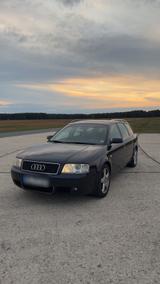 Audi a6 2,4l v6 Avant - Audi A6 aus 2002 mit Benzin-Antrieb: Kombi, 2.4