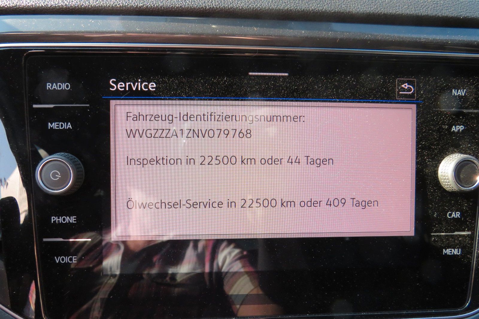 Fahrzeugabbildung Volkswagen T-Roc Sport ACC LED PDC NAVI DAB 1.HAND