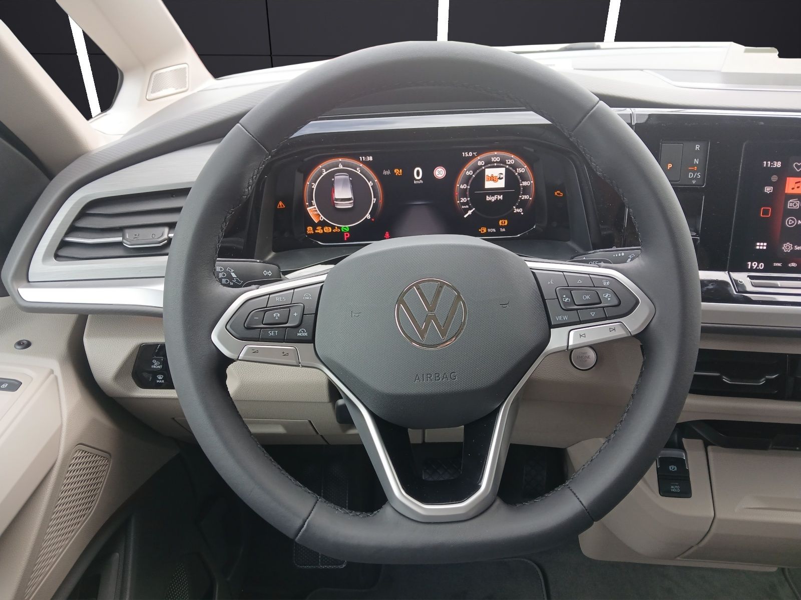 Fahrzeugabbildung Volkswagen T7 Multivan TSI Edition 7- DSG AHK NAVI IQ.LIGHT