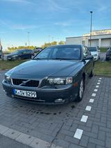Volvo S80 2.5T AWD Momentum Automatik Momentum - Volvo S80 Limousine Awd mit Benzin-Antrieb