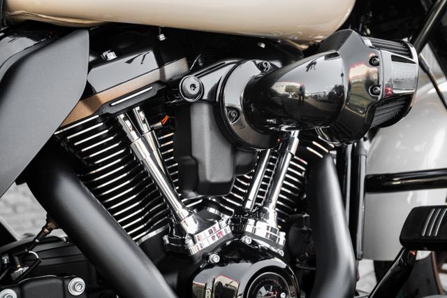 Fahrzeugabbildung Harley-Davidson ROAD GLIDE ST 117 MY23 FLTRXST Jetzt bestellen!