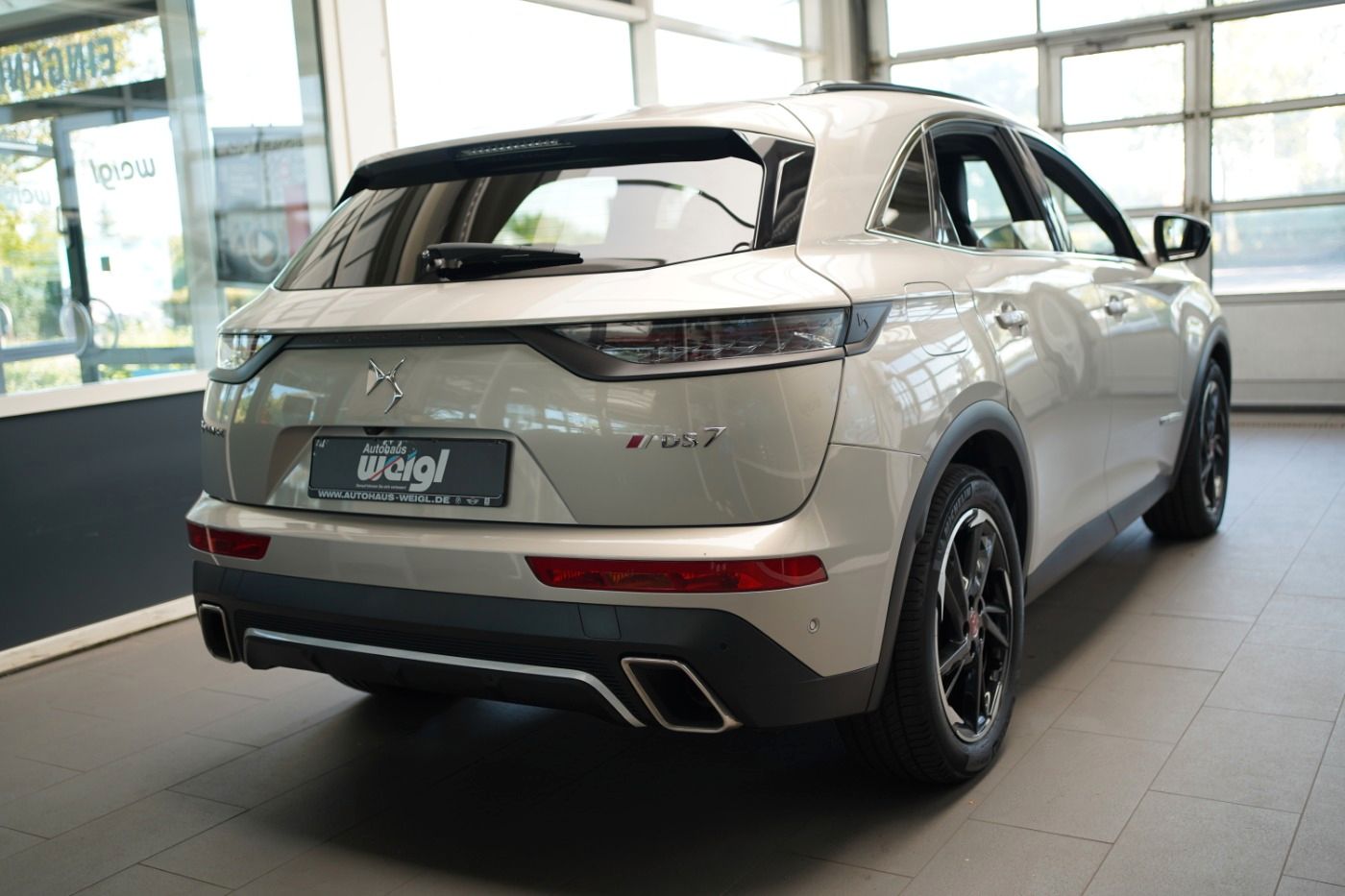 Fahrzeugabbildung DS Automobiles DS7 Crossback E-Tense 225 Performance Line+