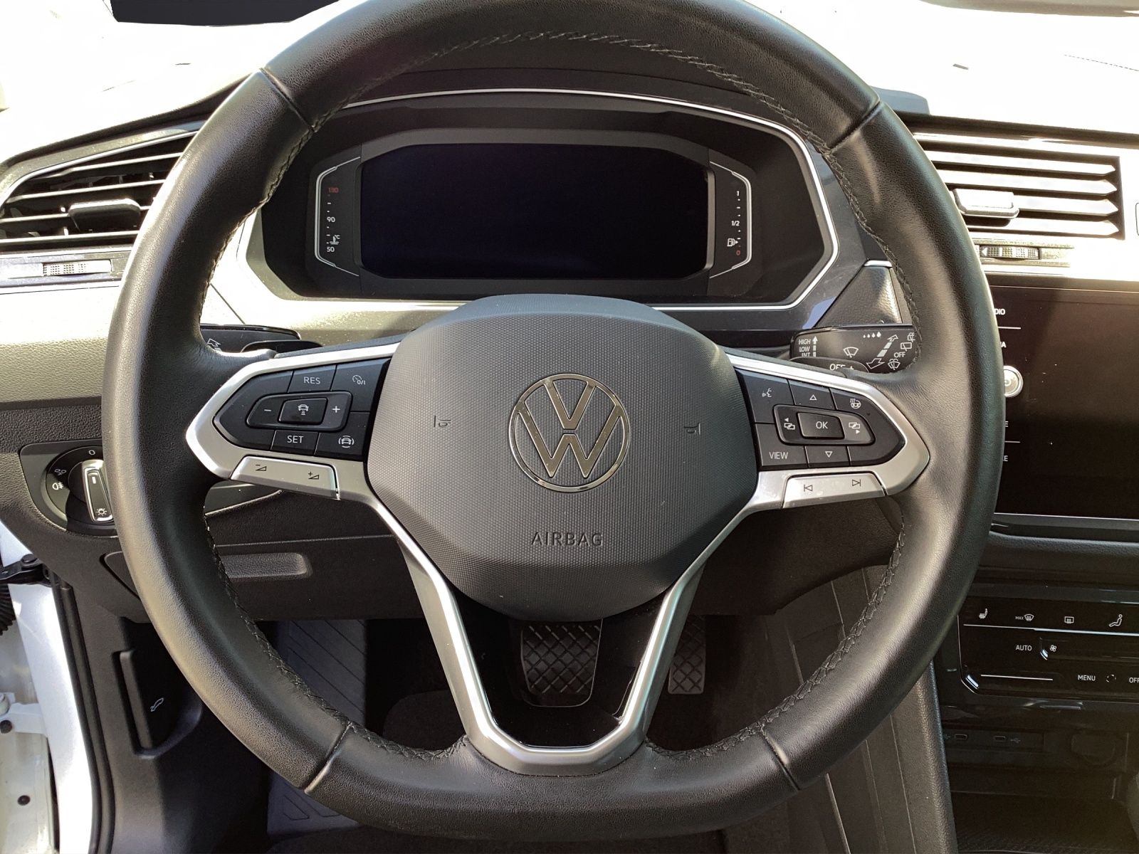 Fahrzeugabbildung Volkswagen Tiguan Elegance 4Motion