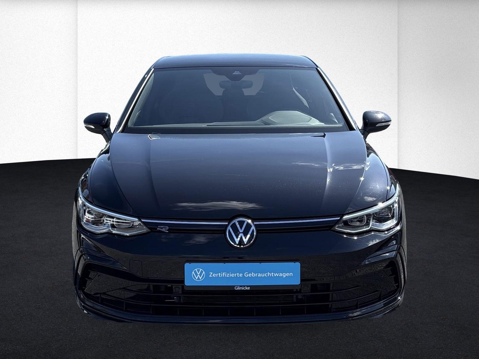 Volkswagen Golf VIII R-Line 1.5eTSI DSG RFK+LED+ACC+SHZ+App