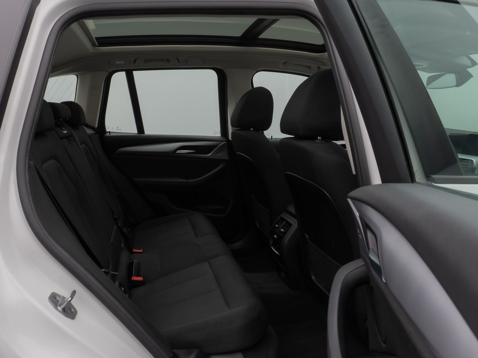 Fahrzeugabbildung BMW X3 xD30e Panorama Kamera DAB HiFi WLAN Stop&Go