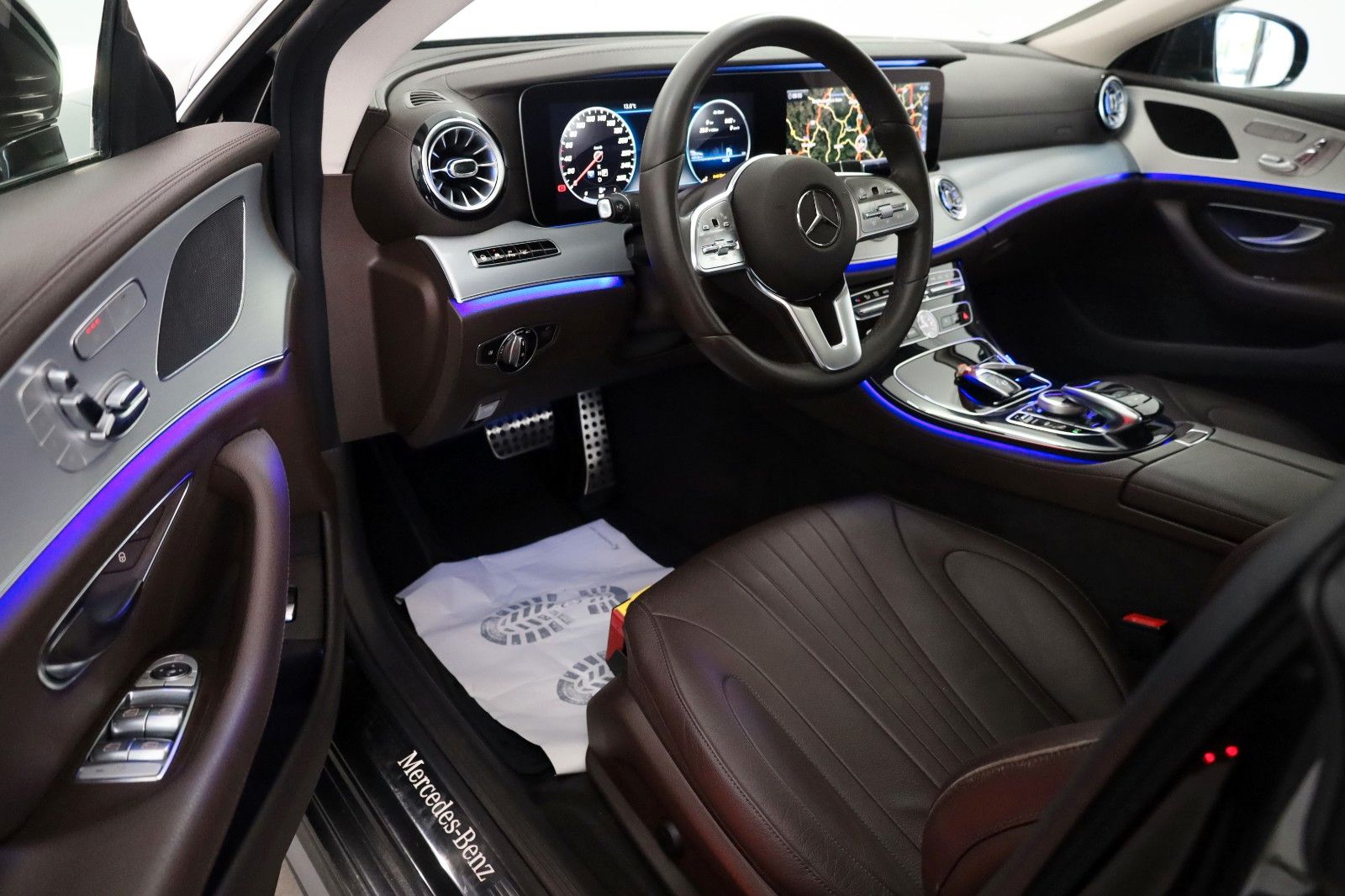 Fahrzeugabbildung Mercedes-Benz CLS 350 d 4Matic,AMG line,Navi,Kamera,HUD,ACC,SD