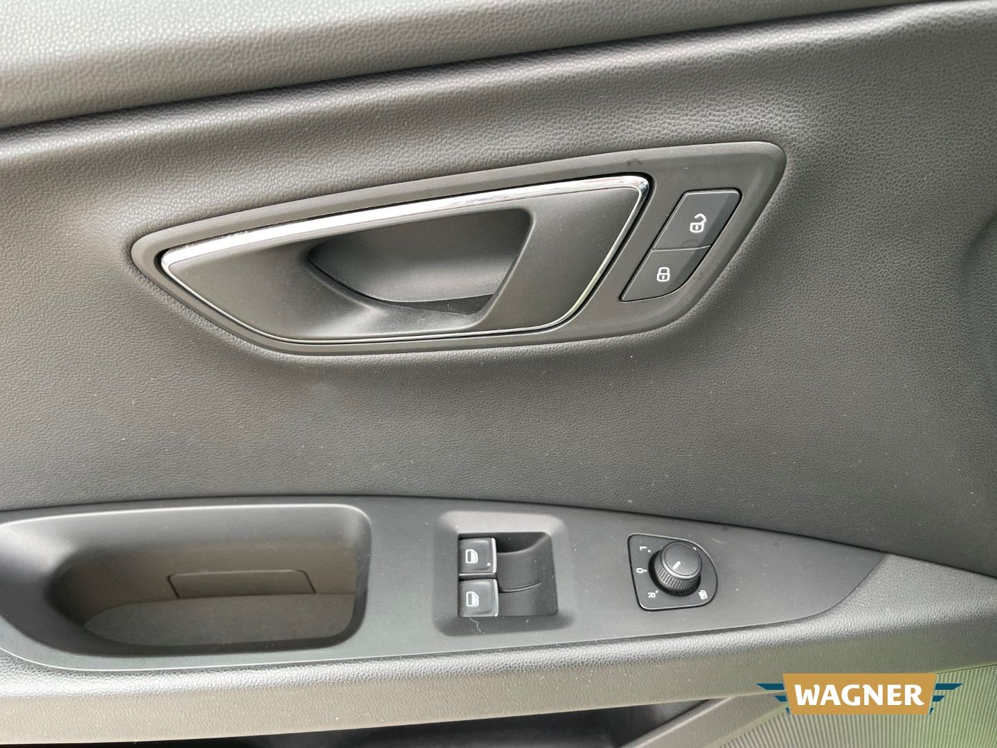 Fahrzeugabbildung SEAT Leon SC FR Automatik Klimaautomatik LED