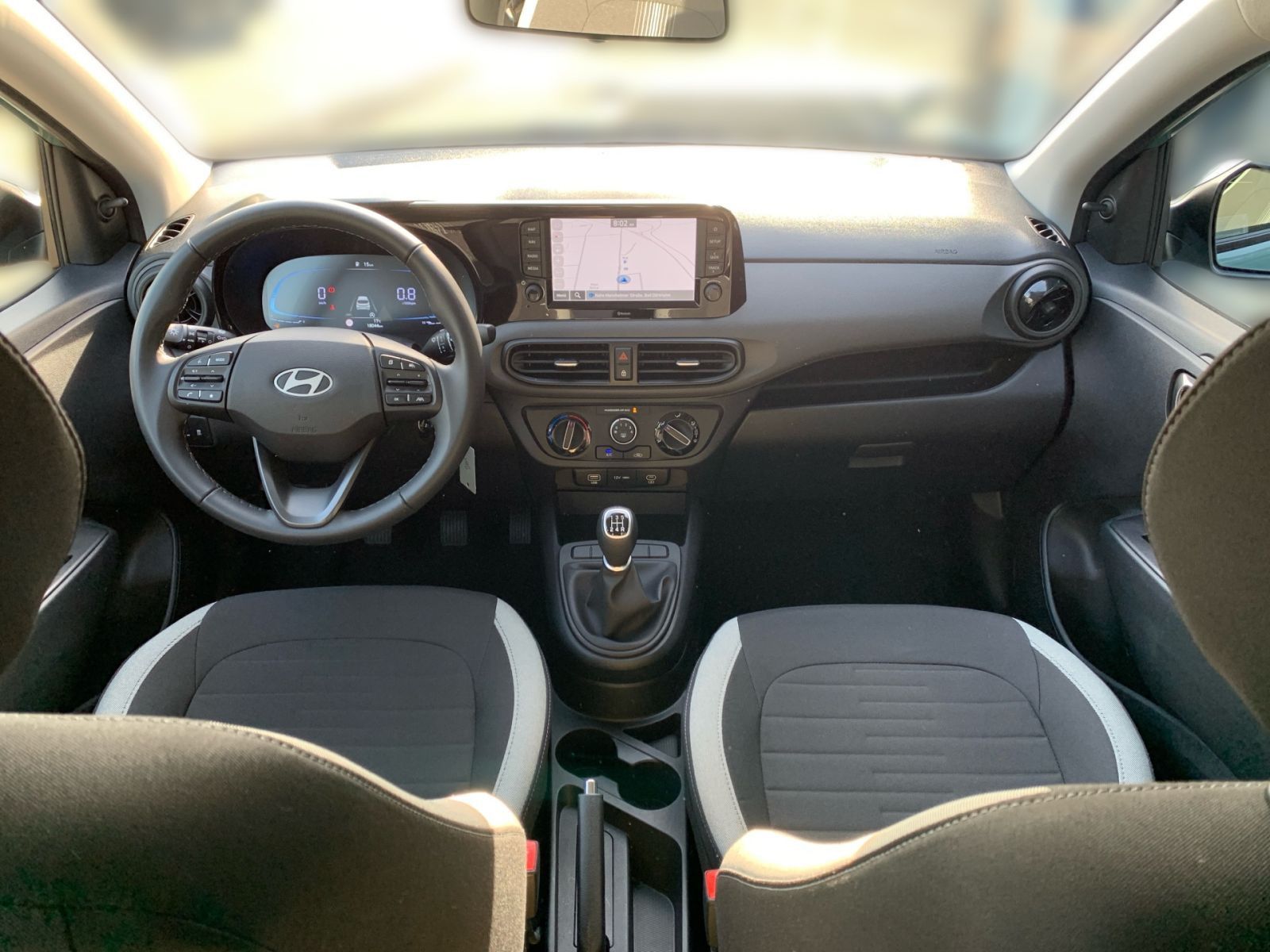 Fahrzeugabbildung Hyundai i10 1.0 Select Navi Allwetter