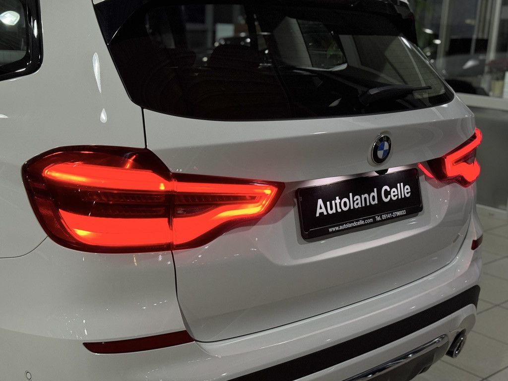 Fahrzeugabbildung BMW X3 xD20d LuxuryLine Kamera HiFi DAB Sport 19Zoll