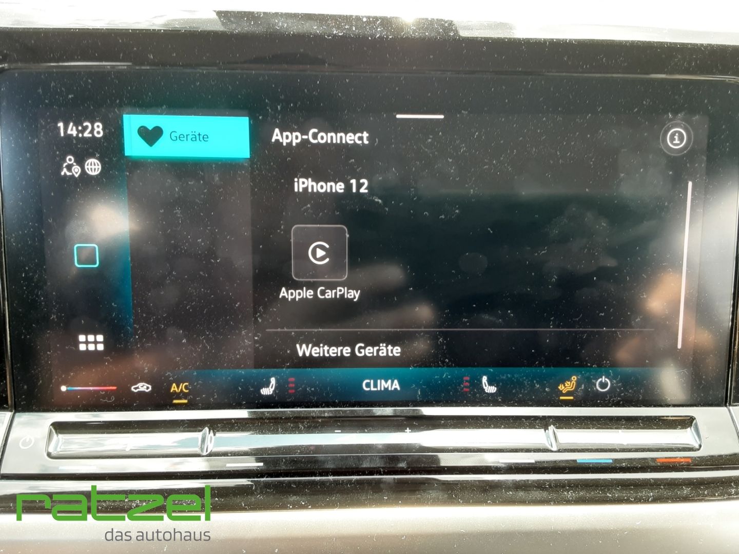 Fahrzeugabbildung Volkswagen T7 Multivan Life 2.0 TDI DSG 7-SITZER Navi Digit