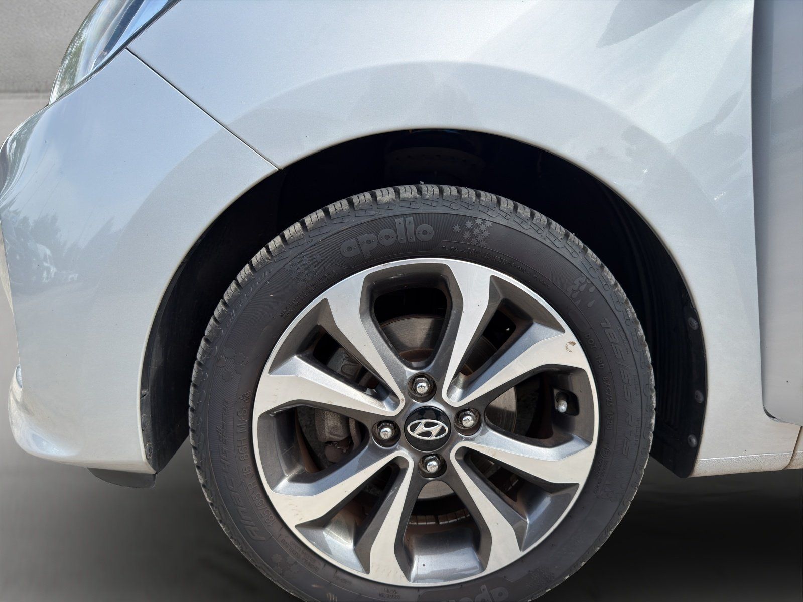 Fahrzeugabbildung Hyundai i10 1.2 Sytle el. SD Glas Sitzh. Automatik Klima