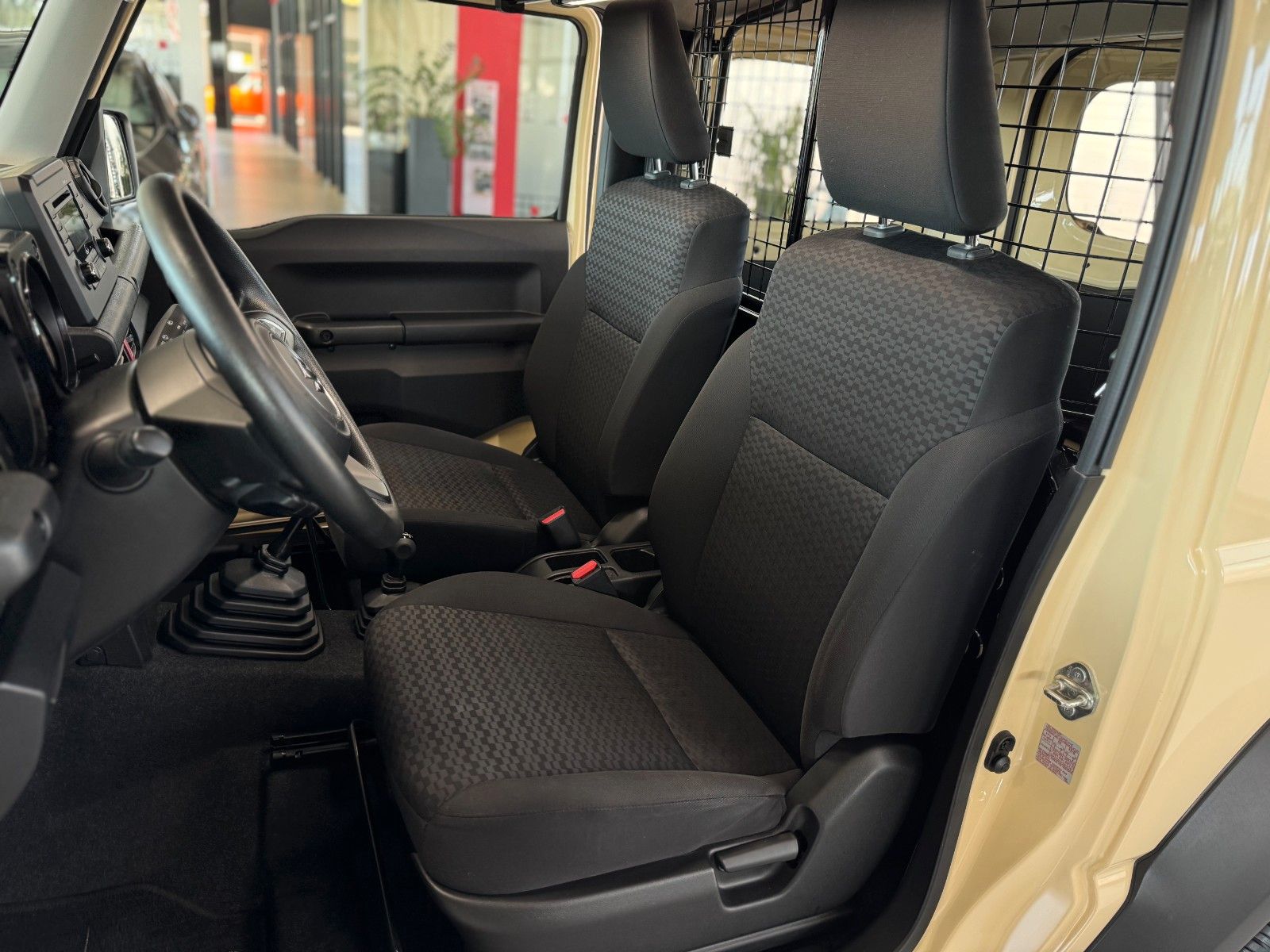 Fahrzeugabbildung Suzuki Jimny 1.5 Comfort AllGrip NFZ Klima Sitzheizung