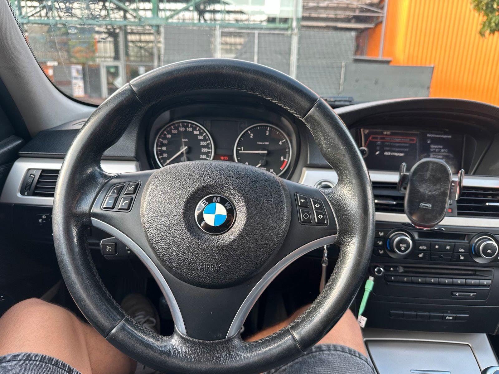 BMW 320 2012 — photo 7