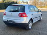 Volkswagen Golf V Lim.1.6 BENZINER*AUTOMATIK*SHZ*GARANTIE - Volkswagen Golf aus 2004: 1.6