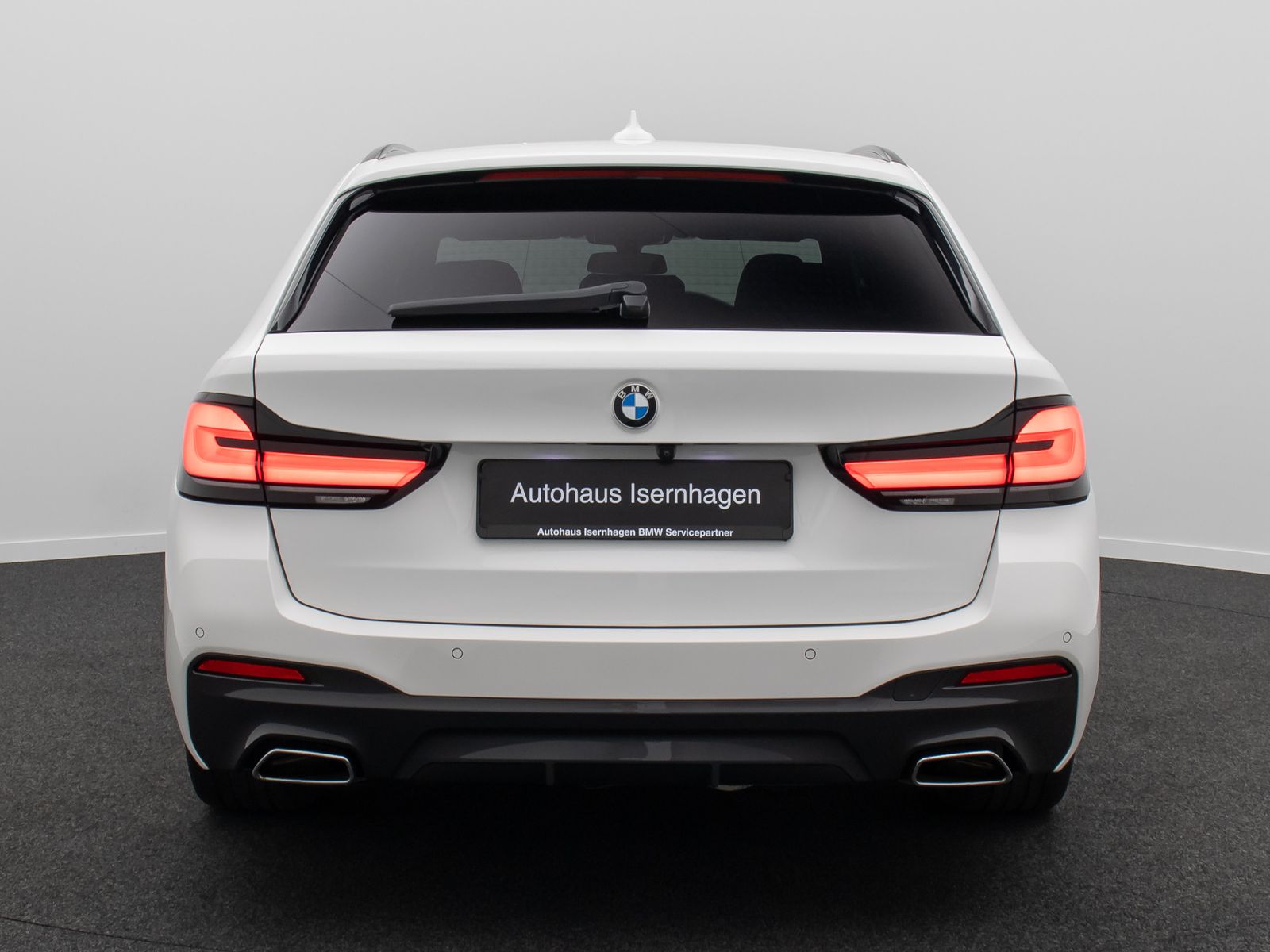Fahrzeugabbildung BMW 520d xD M Sport HUD Kamera DAB Alarm AHK 18Zoll