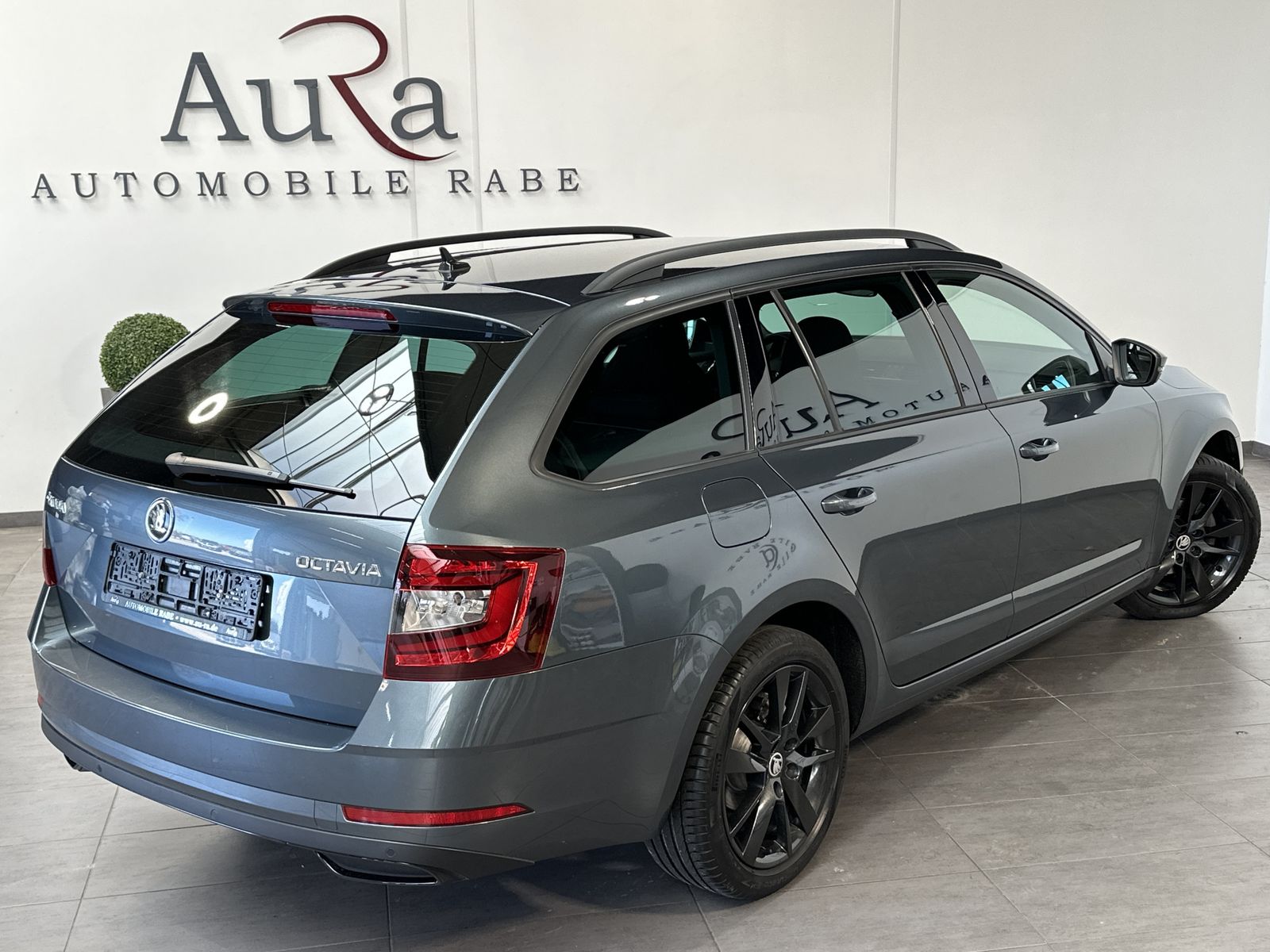 Fahrzeugabbildung SKODA Octavia Combi 2.0 TDI DSG Sport NAV+LED+ACC+17ZO