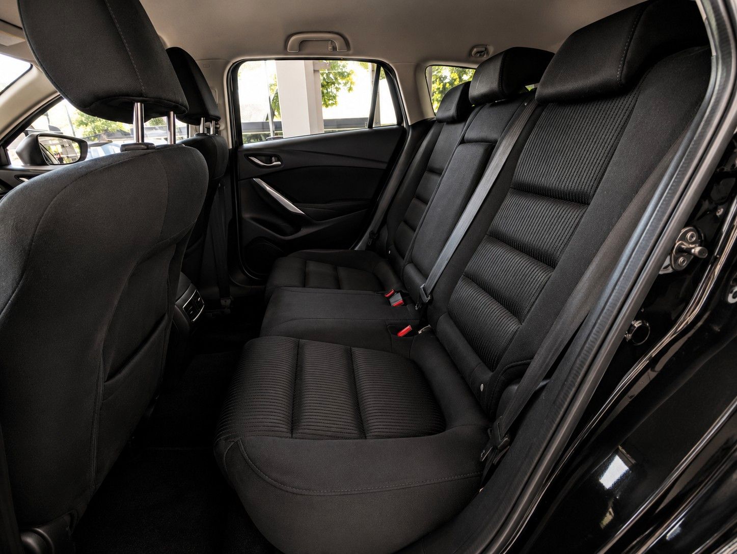 Fahrzeugabbildung Mazda 6 Kombi Center-Line KLIMAAUT SITZHEIZG NAVI 19''