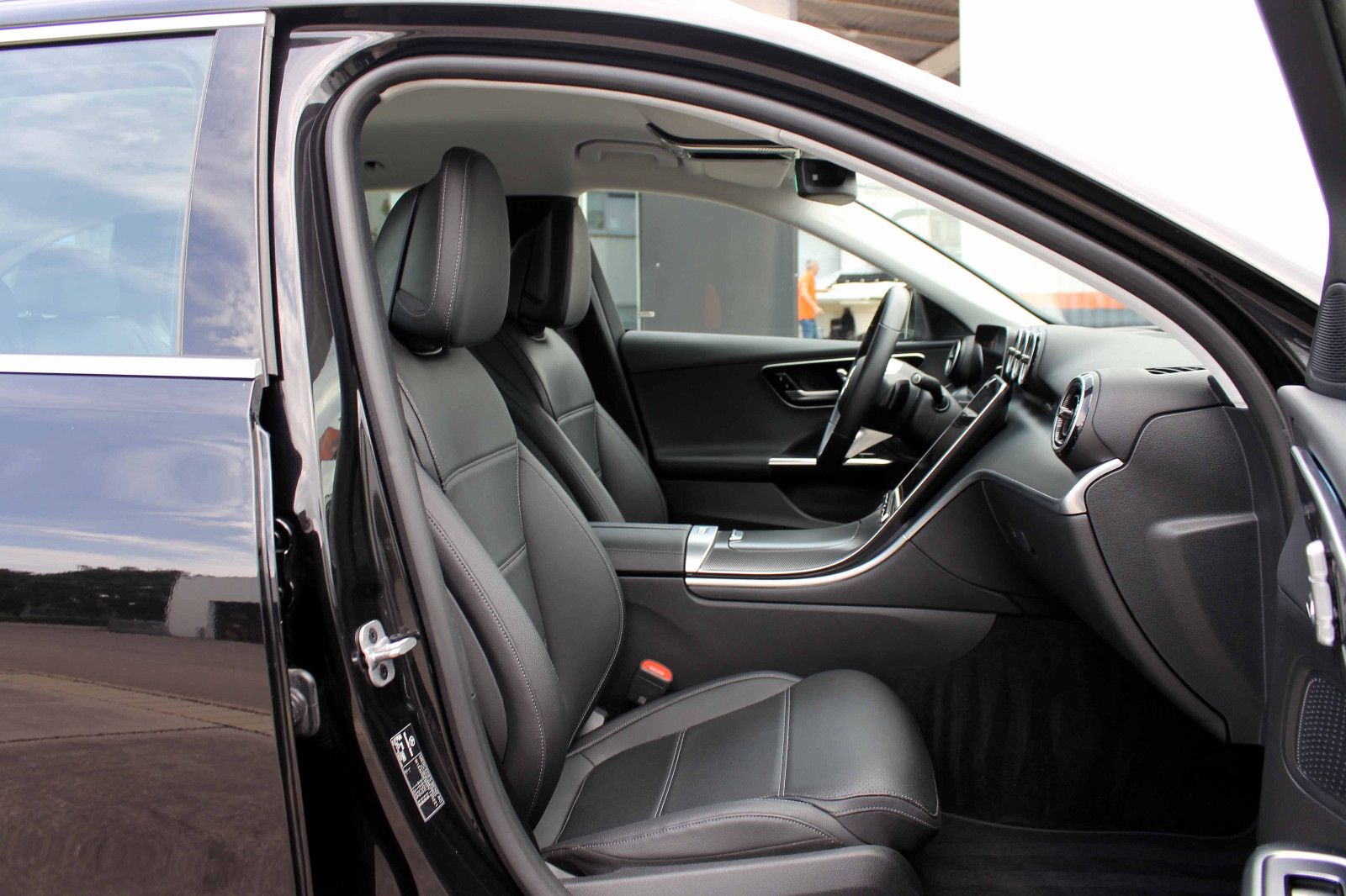 Fahrzeugabbildung Mercedes-Benz C220d T-Modell Avantgarde LED ACC 360° AHK AMBI