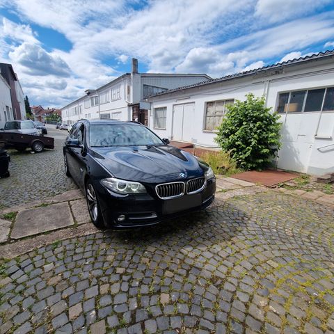 BMW 520d xDrive Touring A Luxury Line Luxury Line