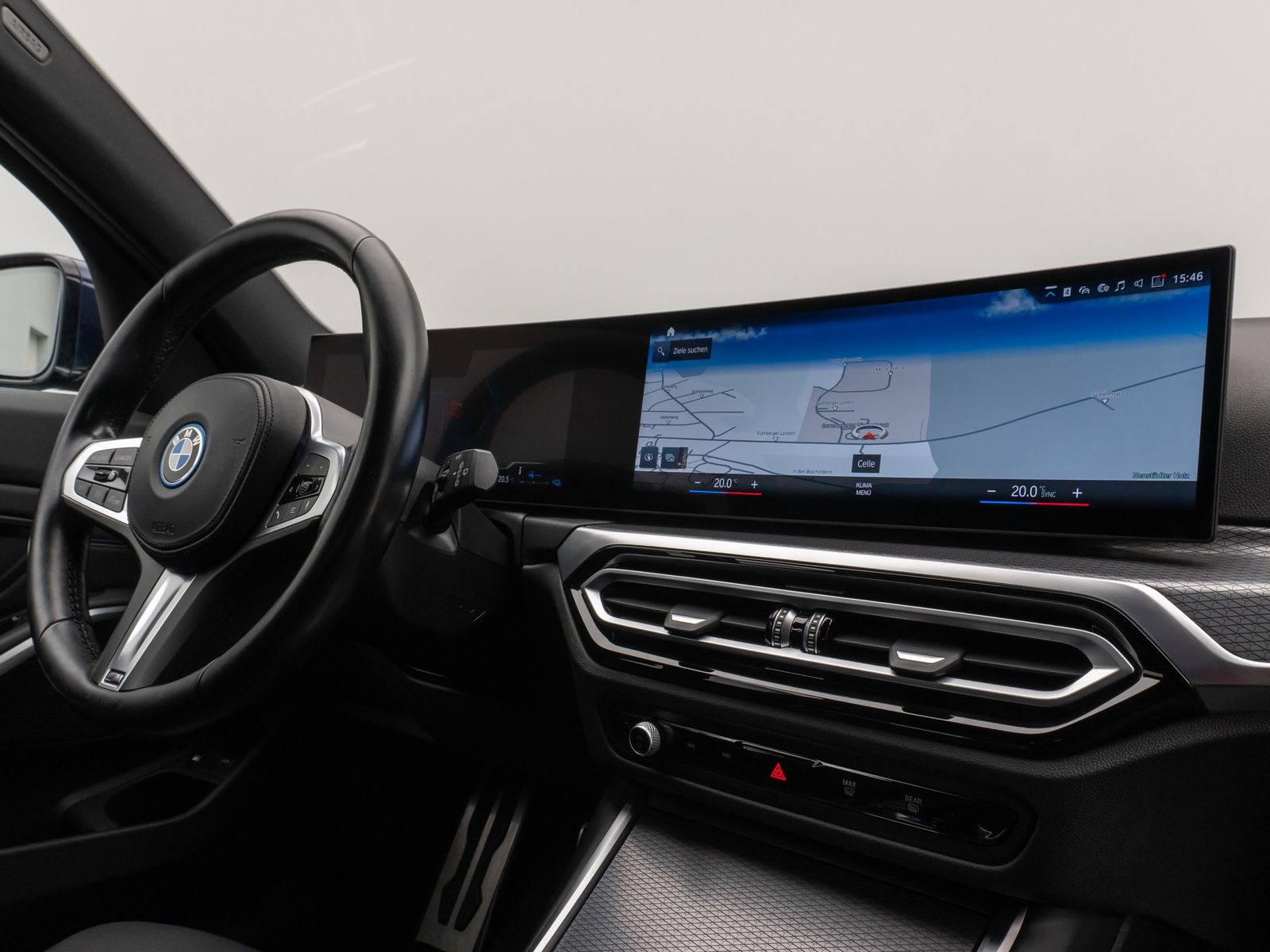 Fahrzeugabbildung BMW 320e M Sport DAB Widscreen PDC Individual 18Zoll