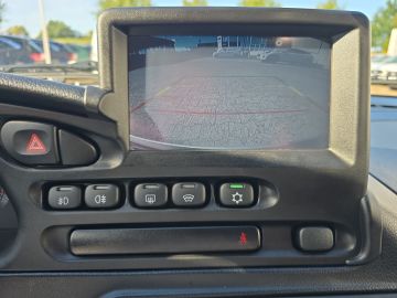 Bild 17 Lada Niva Travel AHK Sperrdiff. Rückfahrkam. Klima Al