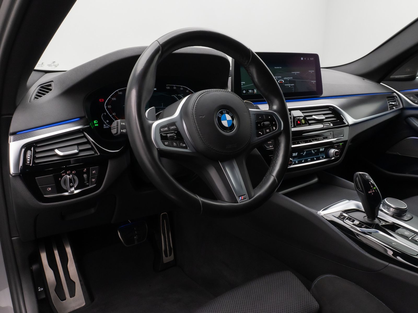 Fahrzeugabbildung BMW 530d xD M Sport Laser Kamera HUD DAB H/K 4xKlima