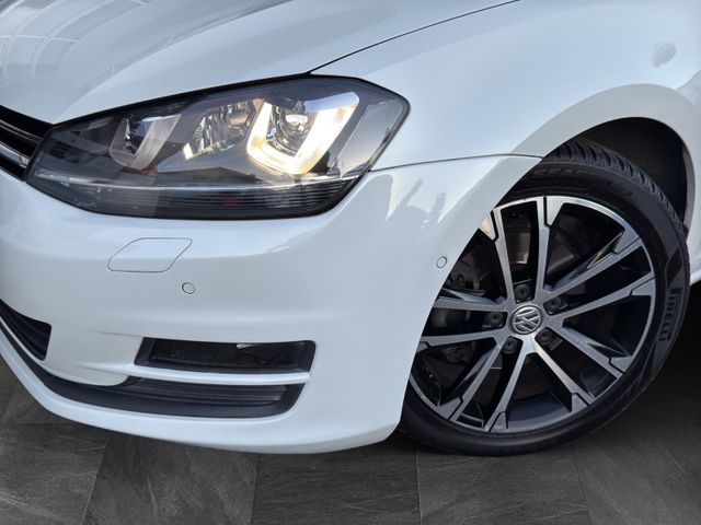 Volkswagen Golf VII Lim. 1.6 TDI DSG*PANO*XENON*PARKPILOT