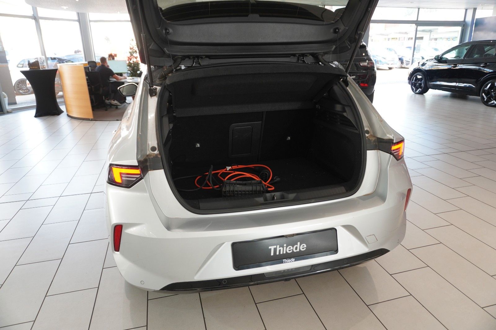 Fahrzeugabbildung Opel Astra L Lim. 1.6 HYBRID GS SPORT NAVI/360°/SPORT