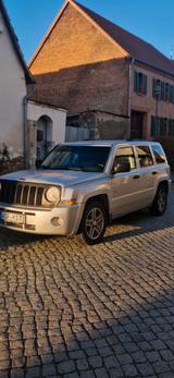 Jeep Patriot Sport 2.0 CRD Sport  TÜV 11/2027 - Jeep Patriot von privat