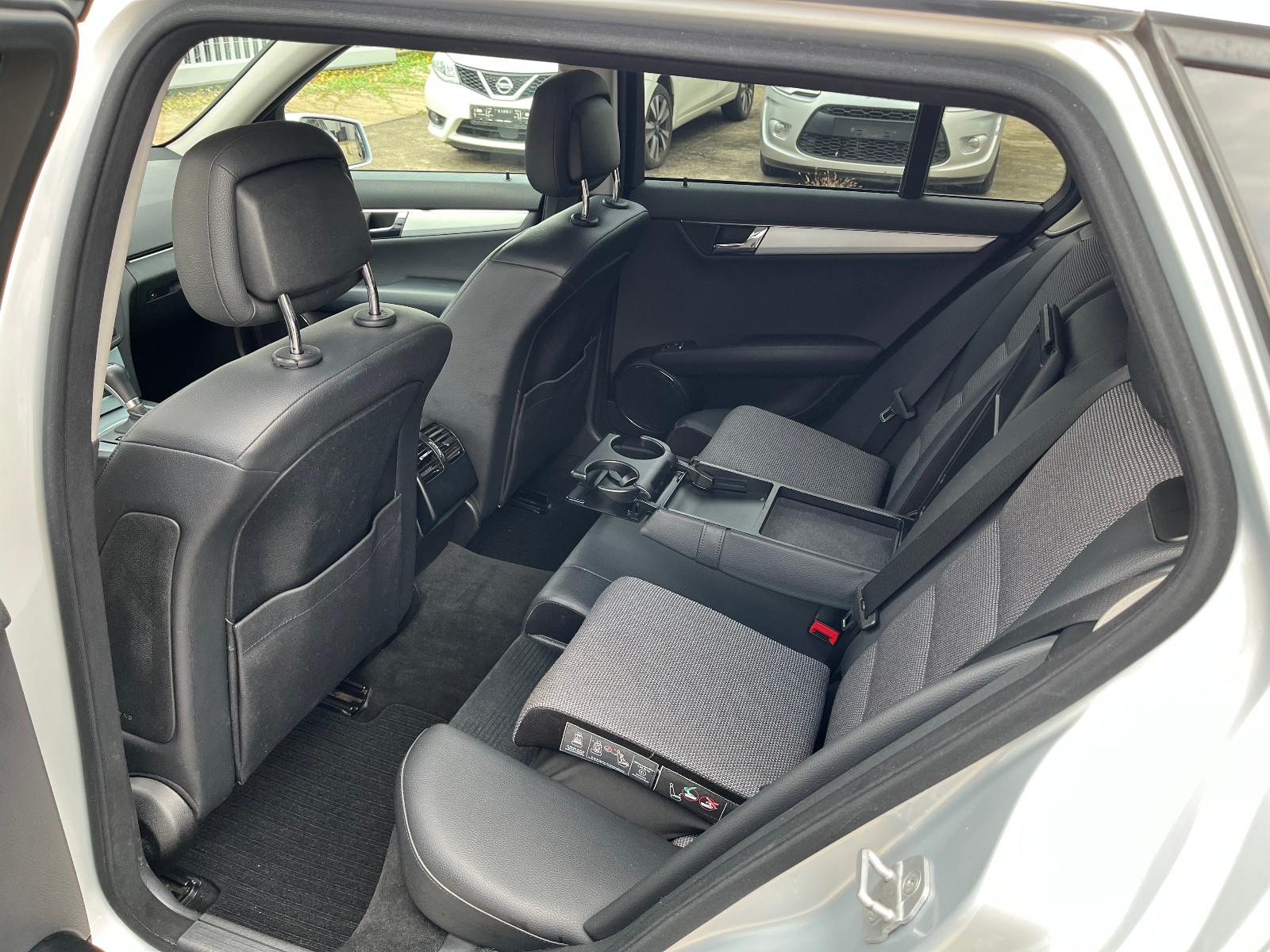 Mercedes-Benz C180 2010 — photo 10
