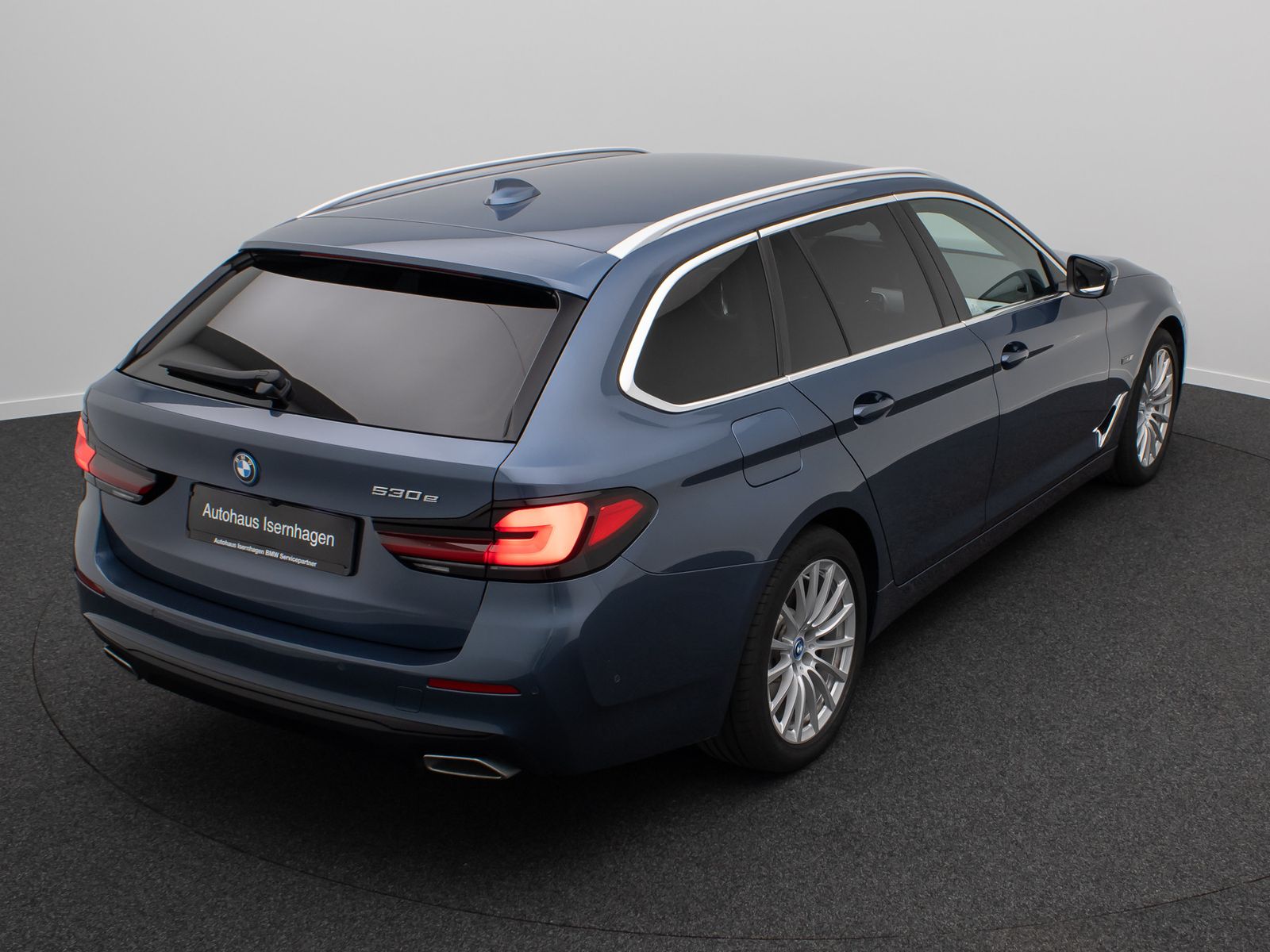 Fahrzeugabbildung BMW 530e Kamera DAB HiFi Sport Leder Komfort Alarm