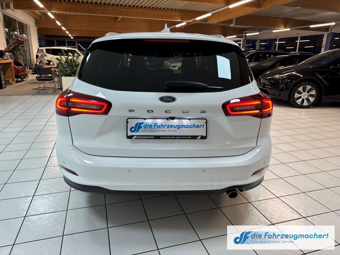 Fahrzeugabbildung Ford Focus Turnier Titanium X Navi Digitales Cockpit