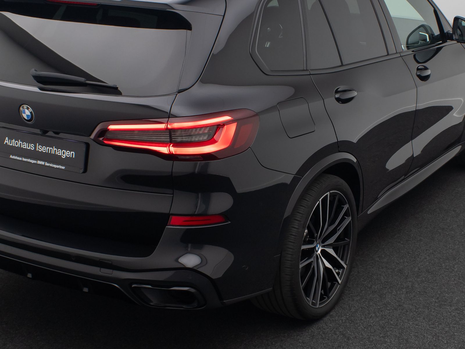 Fahrzeugabbildung BMW X5 xD30d M Sport 360°Laser ACC SoftCl DAB 22Zoll