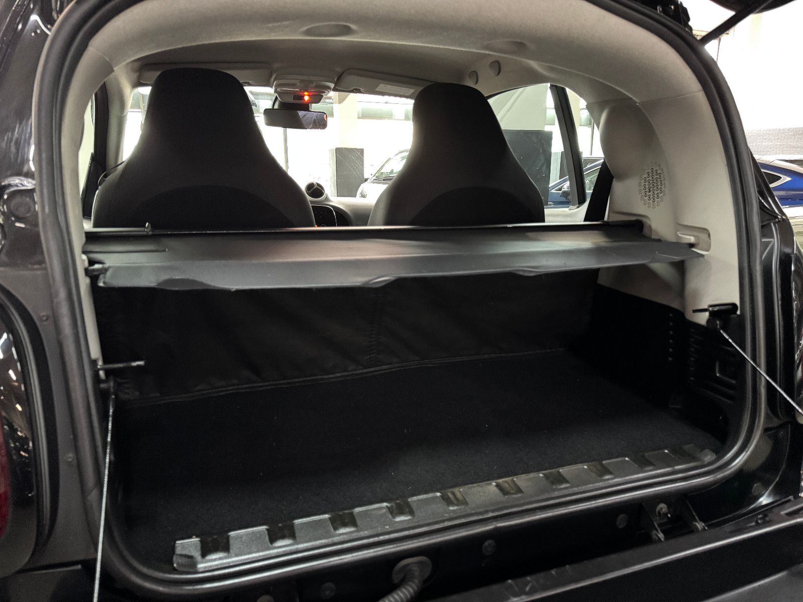 Fahrzeugabbildung Smart ForTwo Coupe 52 KW FACELIFT TEMPOMAT KLIMA SHZT
