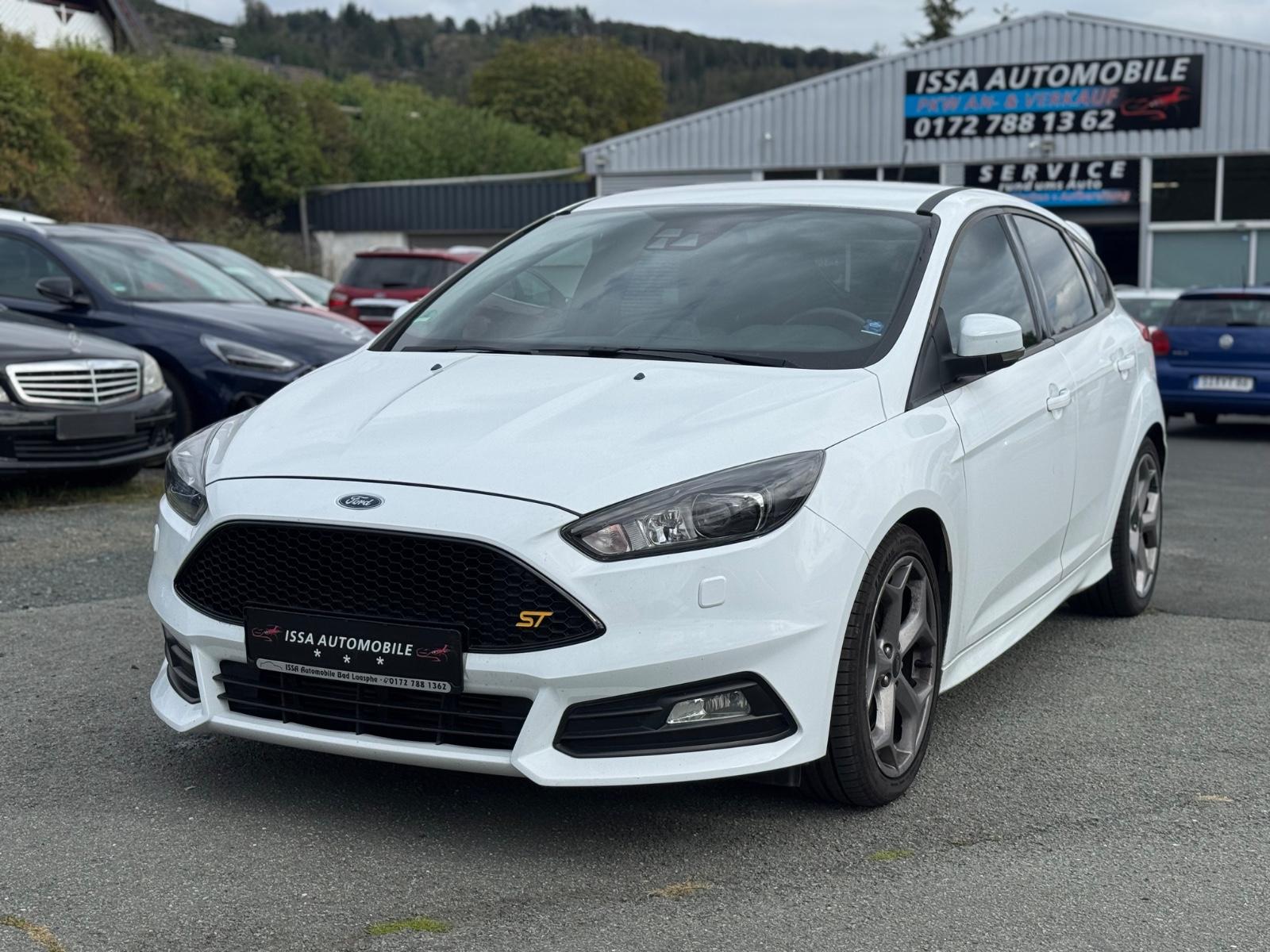 Ford Focus Lim. ST/Recaro/250PS/LED/XENON/19Zoll/TÜV