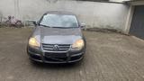 Volkswagen VW Jetta Limousine - Volkswagen Jetta aus 2007 mit Diesel-Antrieb