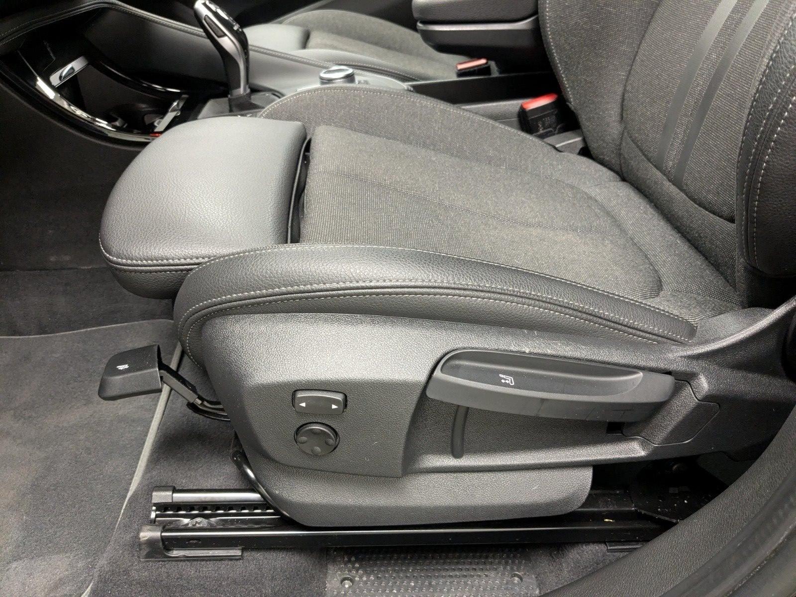 BMW X1 xDrive20d Sport Line HUD RFK DA PA NAVI LED P, миниатюра 17