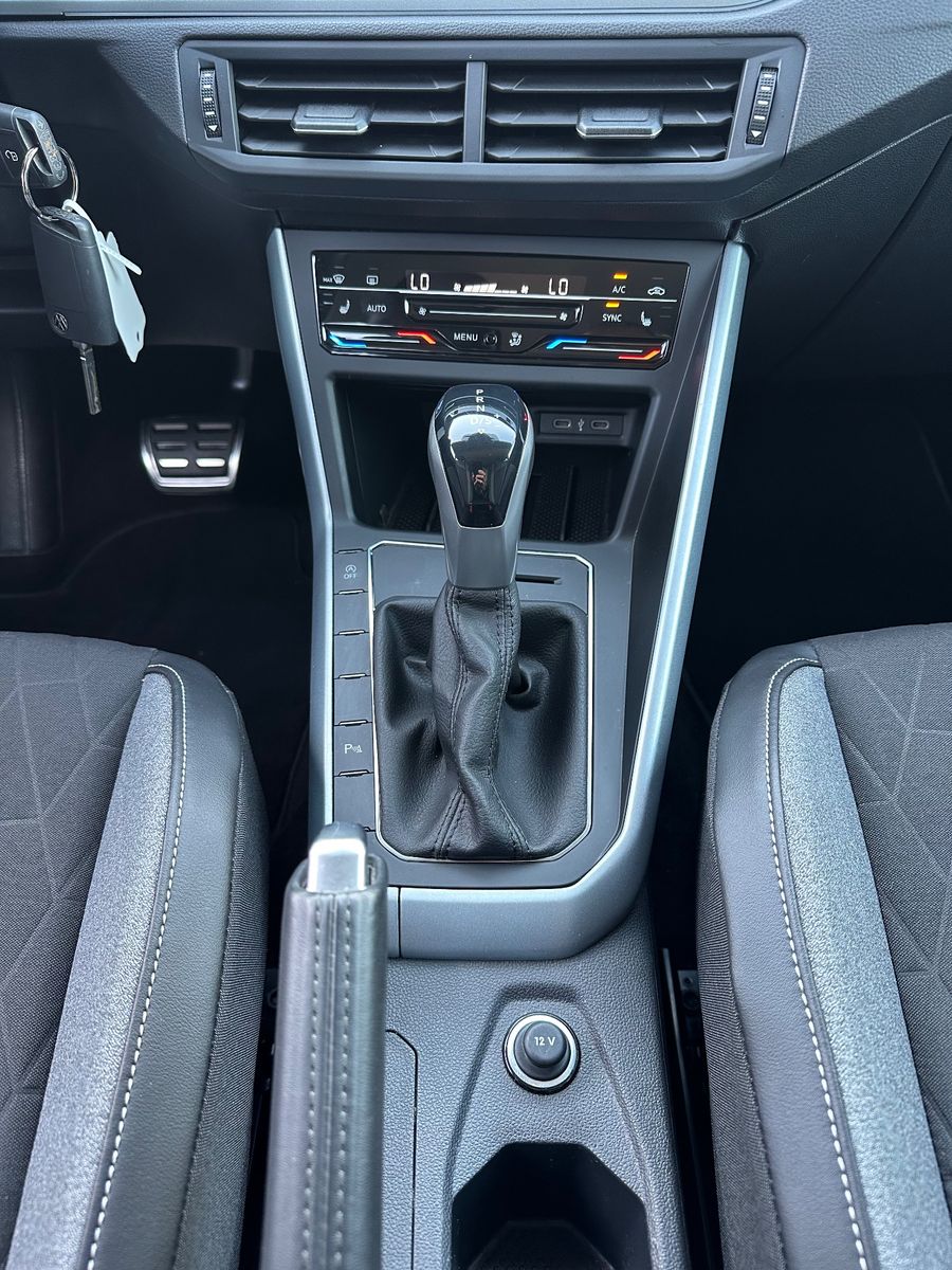 Fahrzeugabbildung Volkswagen Polo 1.0 TSI DSG GOAL NAV+LED+SHZ+ACC+CARPLAY