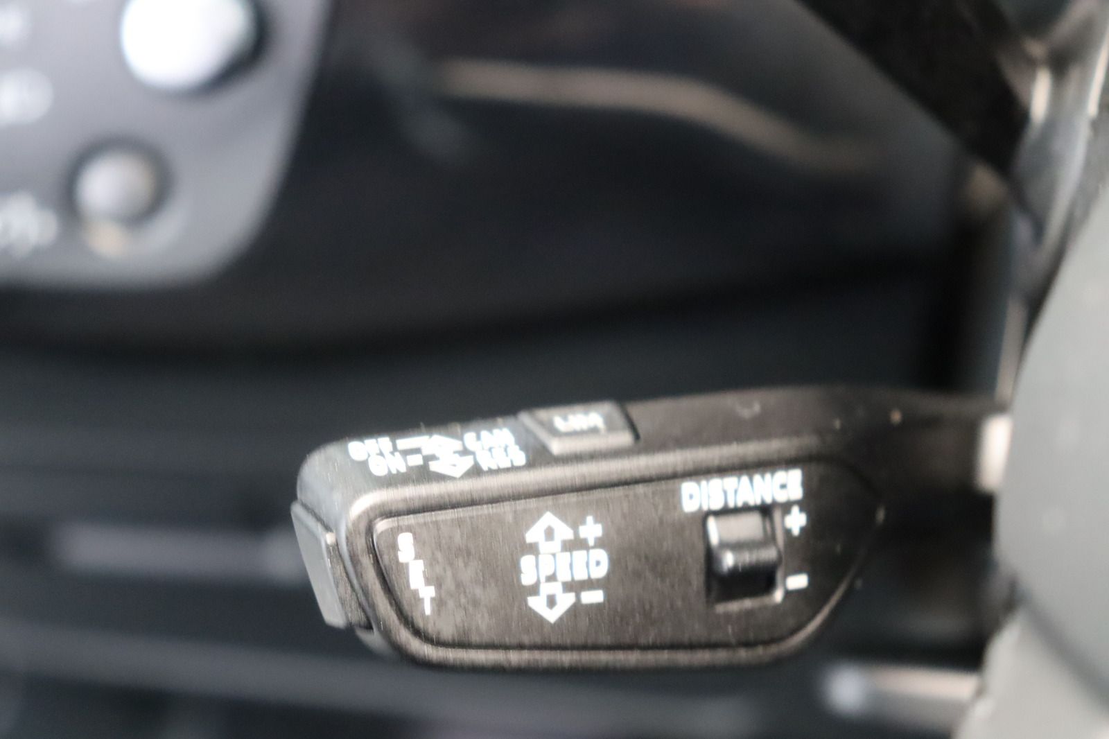 Fahrzeugabbildung Audi A4 Avant 3.0 TDI design * HUD * AHK
