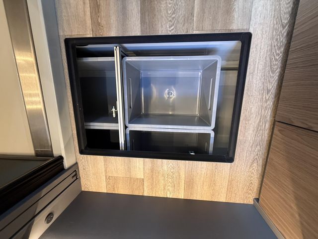 Niesmann + Bischoff Arto 84