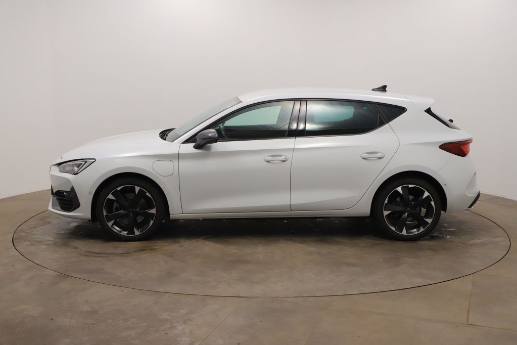 Cupra Leon 1.4 TSI e-HYBRID 150kW Tempo*PDC*RFK*Klima