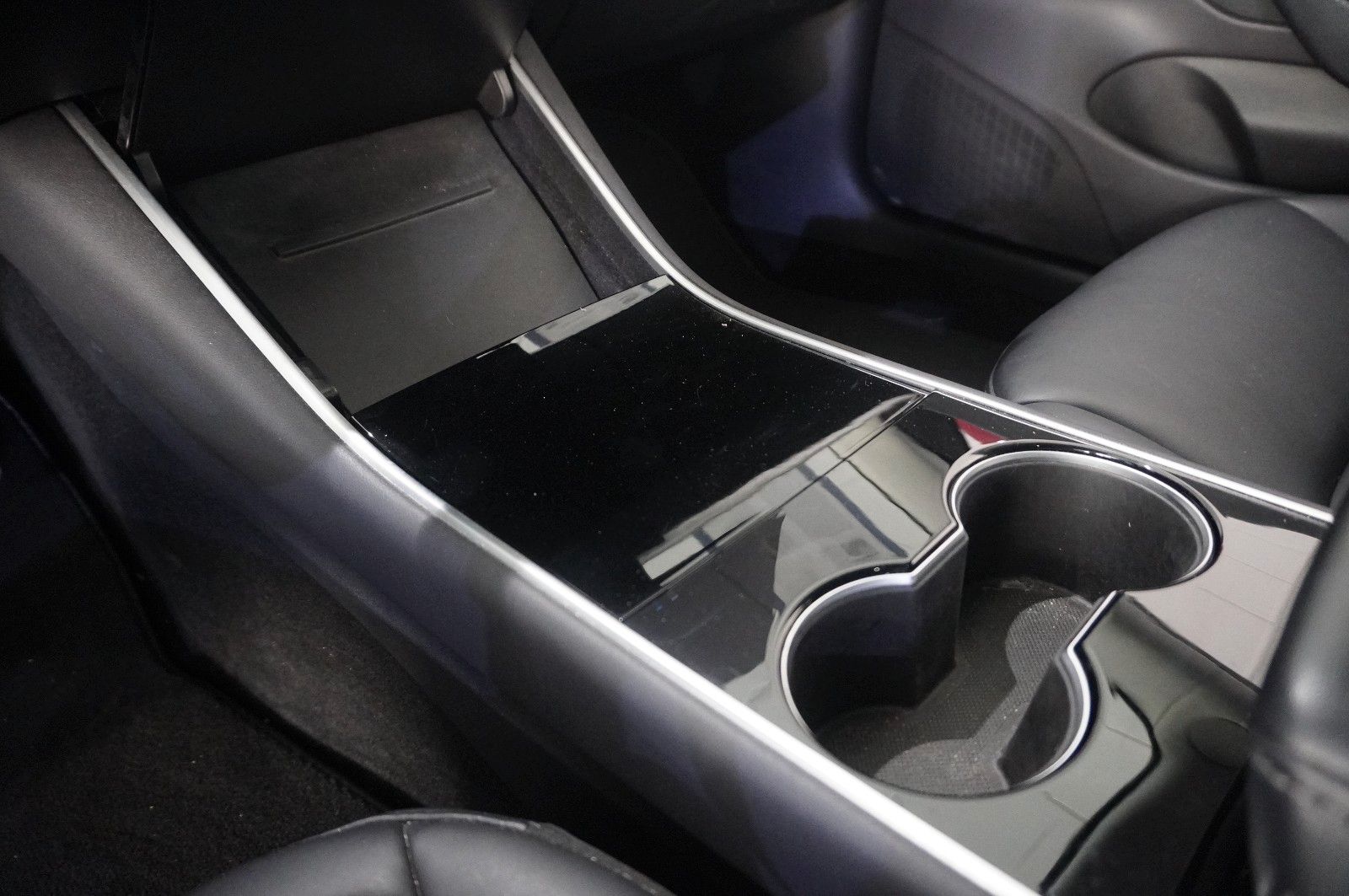 Fahrzeugabbildung Tesla Model 3 Standard Range Plus NAVI/KAMERA/SH/PANO