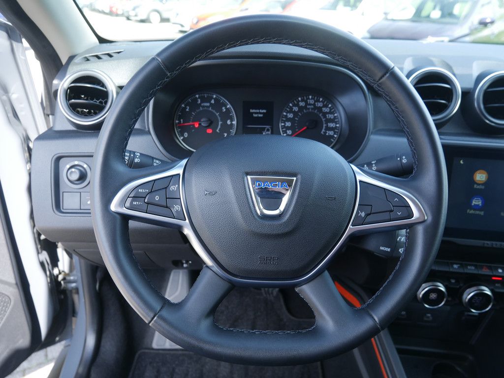Fahrzeugabbildung Dacia Duster Extreme TCe 130 2WD KAMERA NAVI LED 360°