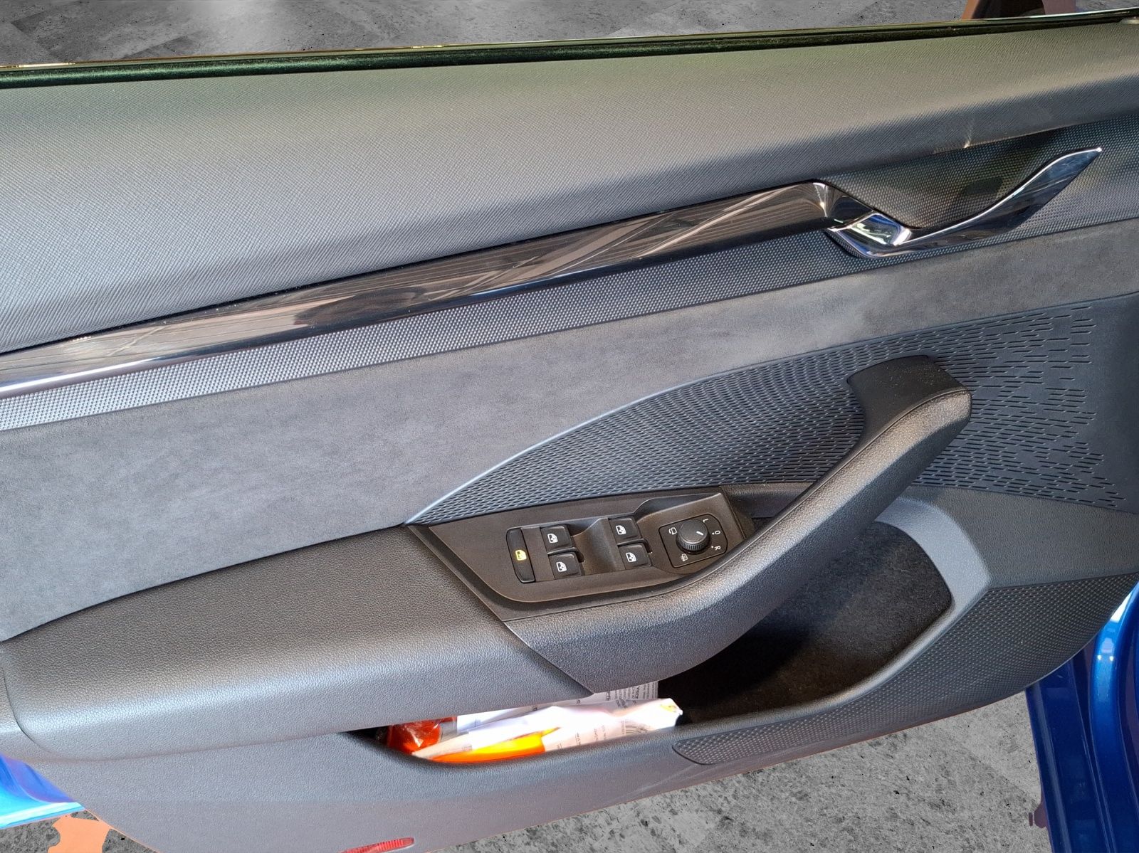 Fahrzeugabbildung SKODA Octavia Combi RS TDI DSG 4x4 Matrix Navi HUD VC