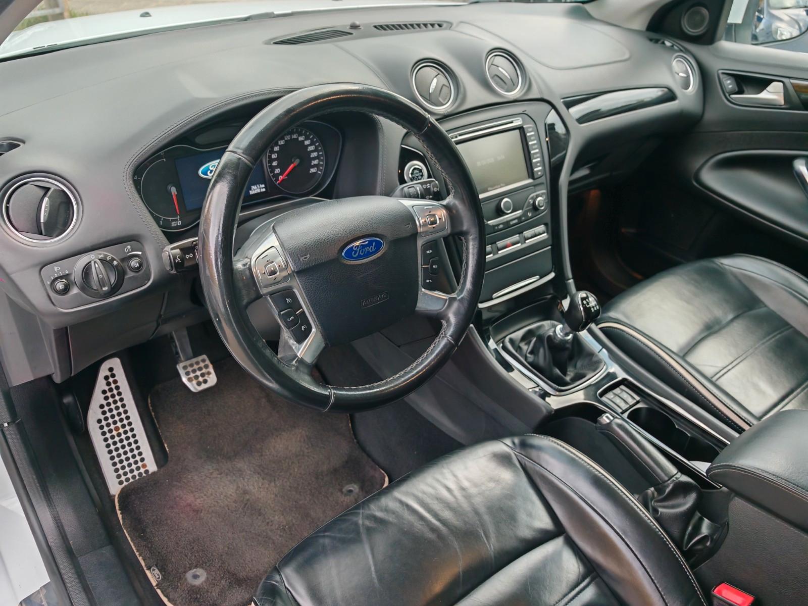 Ford Mondeo 2014 — photo 17