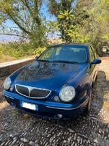 Lancia Lybra 1.9 JTD cat LX - Lancia aus 2001