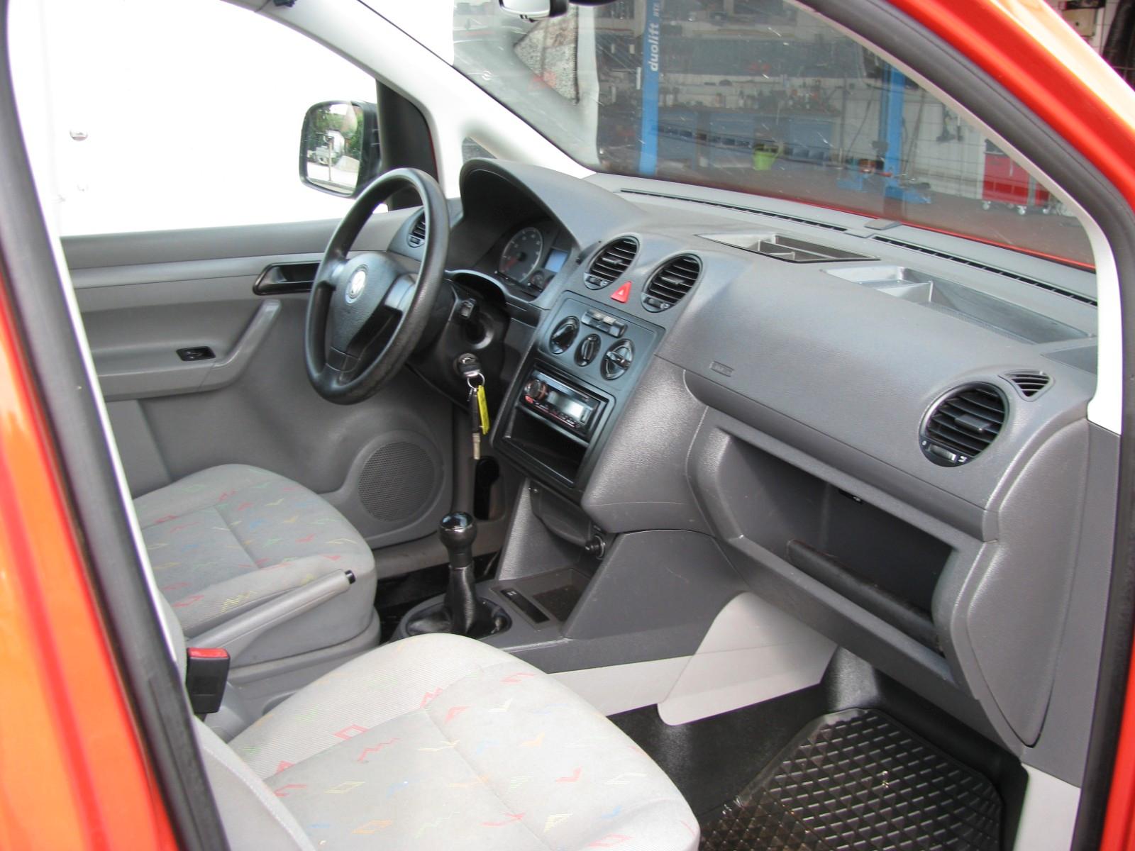 Volkswagen Caddy 2009 — photo 12